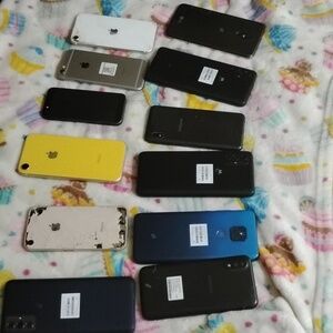 CELL PHONE BUNDLE 12